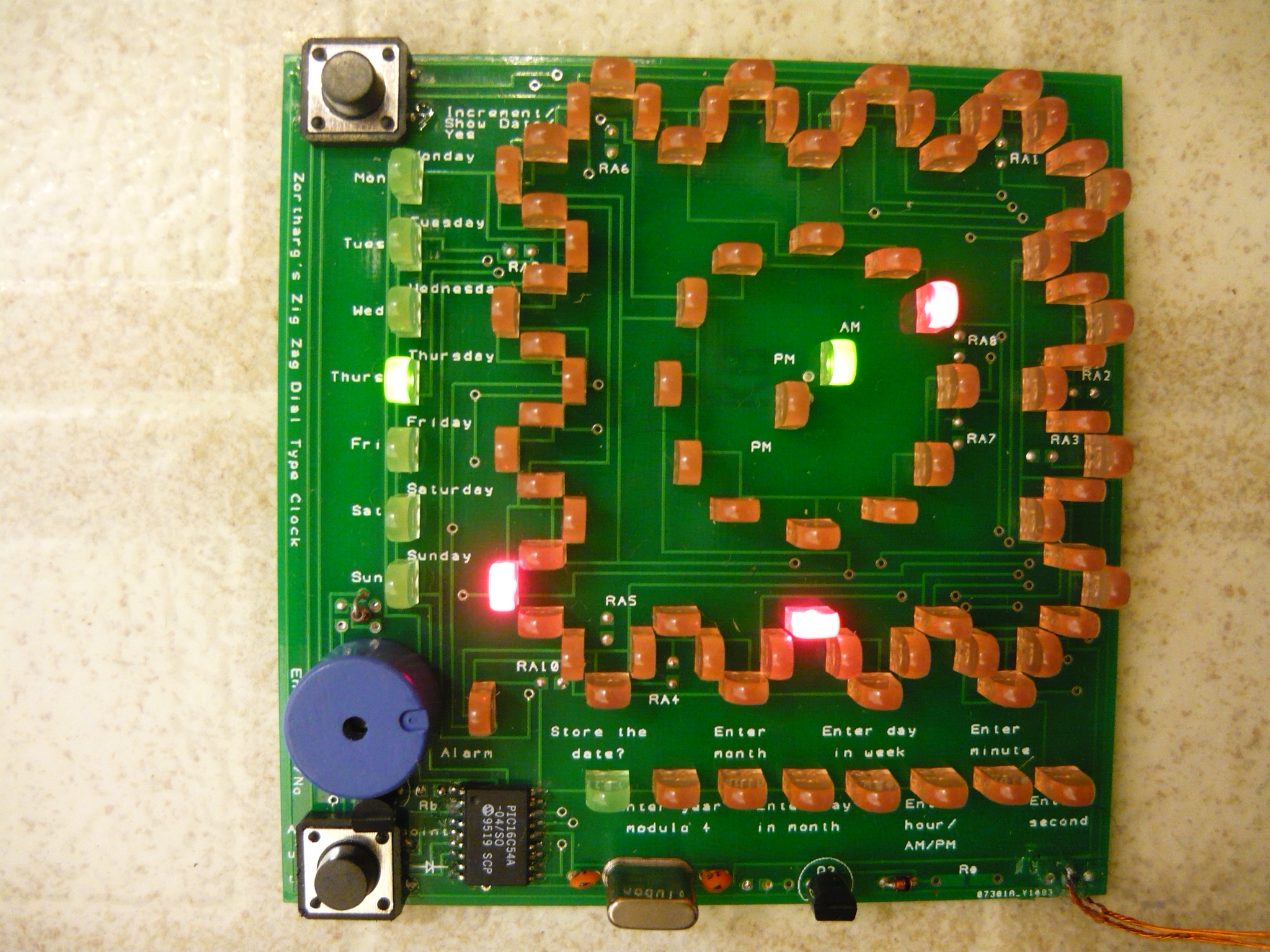 LED zig-zag dial-type clock (circuit board included) LED zig-zag dial-type clock (circuit board included)